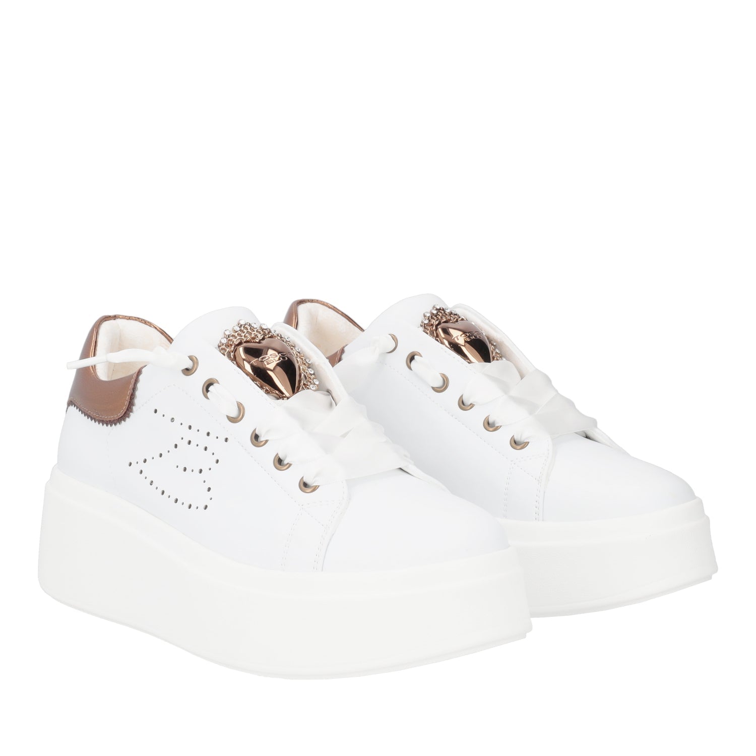 WHITE LILY SNEAKER IN LEATHER WITH APPLIED HEART