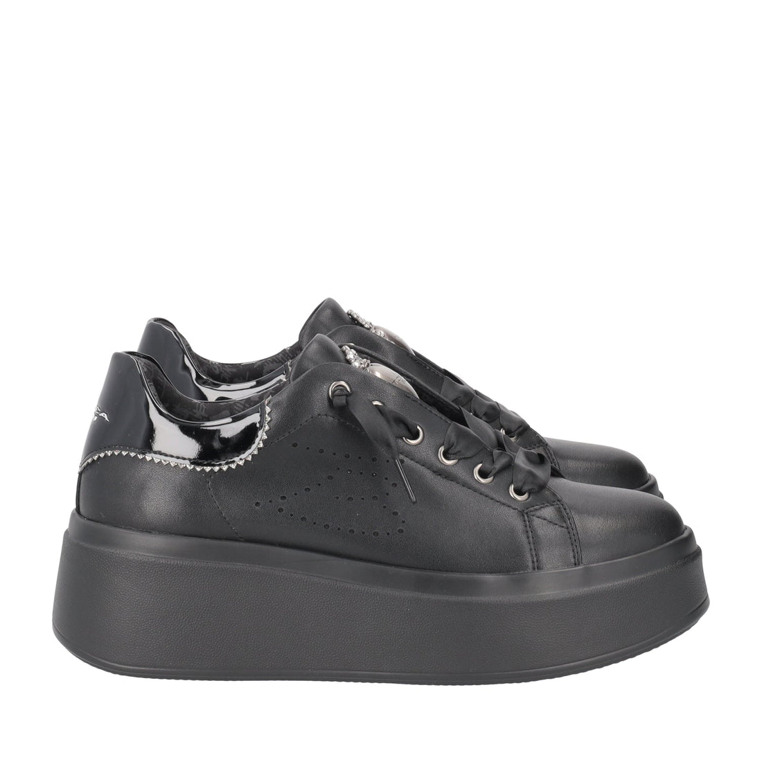 BLACK LILY SNEAKER IN LEATHER WITH APPLIED HEART