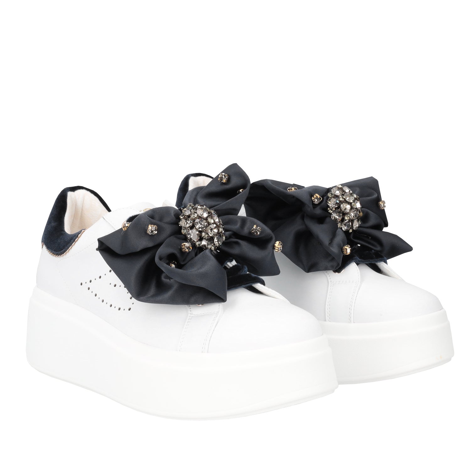 SNEAKER LILY IN PELLE CON FIOCCO COLORE BIANCO/NERO