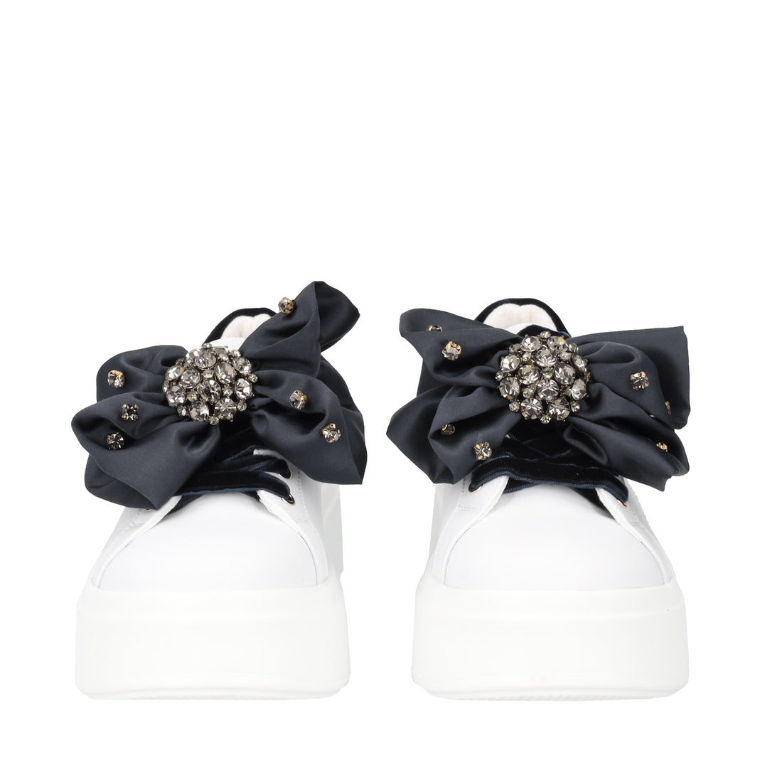 WHITE LILY SNEAKERS WITH BLACK RIBBON ACCESSORY