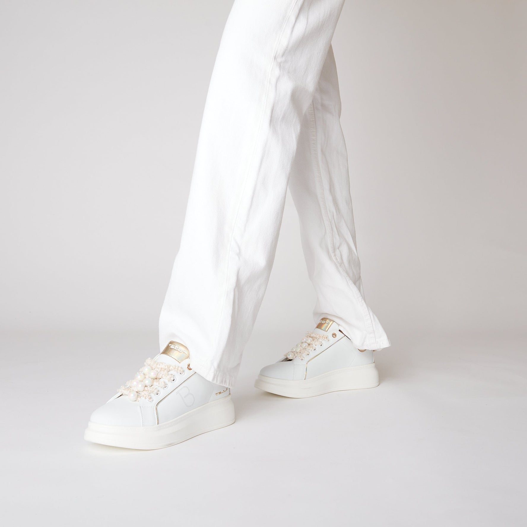 BIANCO/BEIGE BELLATRIX SNEAKER WITH BOREAL EFFECT PEARLS