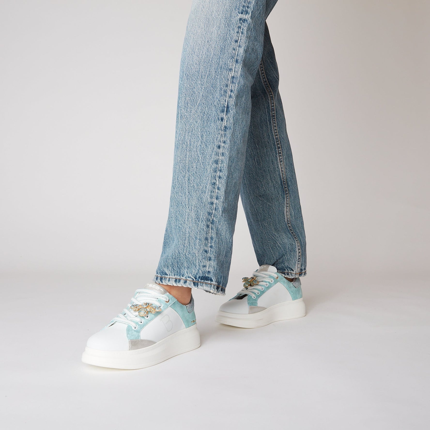 WHITE/AQUA BELLATRIX LEATHER SNEAKER WITH ACCESSORY