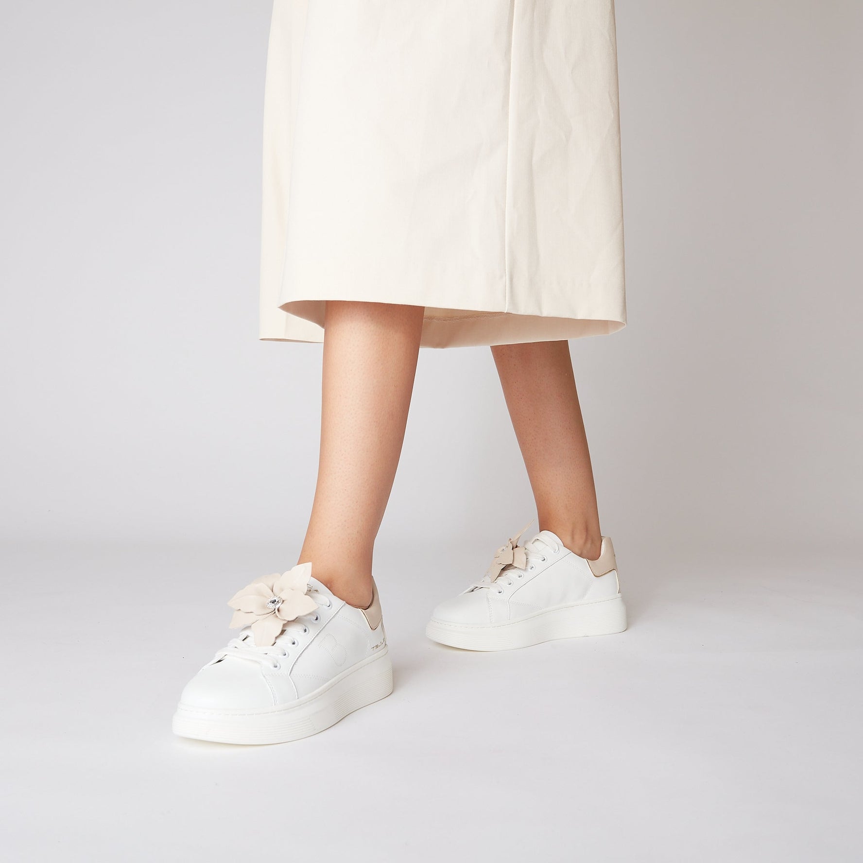 BIANCO/BEIGE FENICE SNEAKER WITH SOFT LEATHER FLOWER