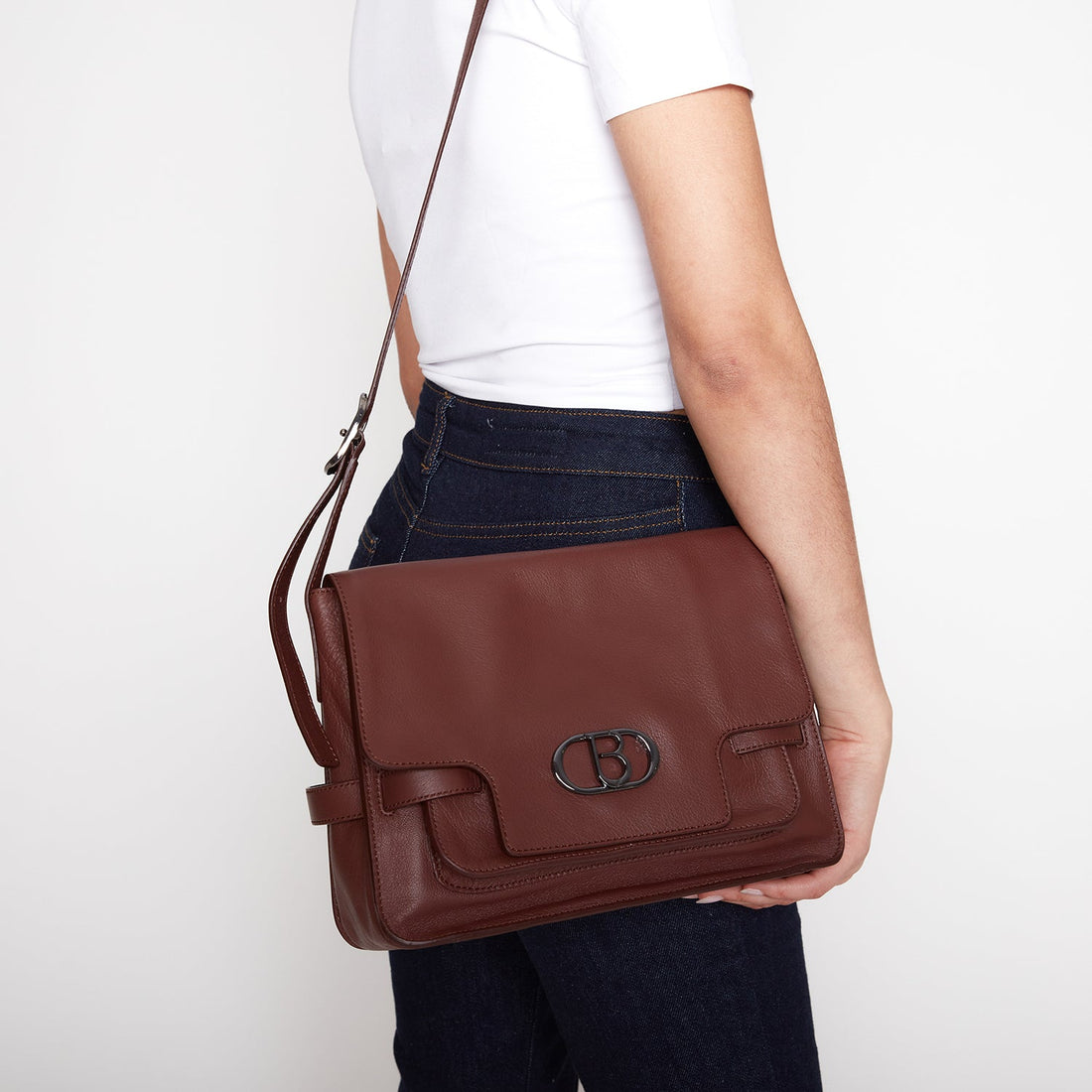 BROWN SMALL ETNA LEATHER SHOULDER BAG