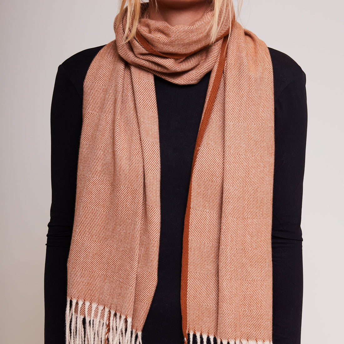 BROWN JENNY SCARF WITH FRINGES