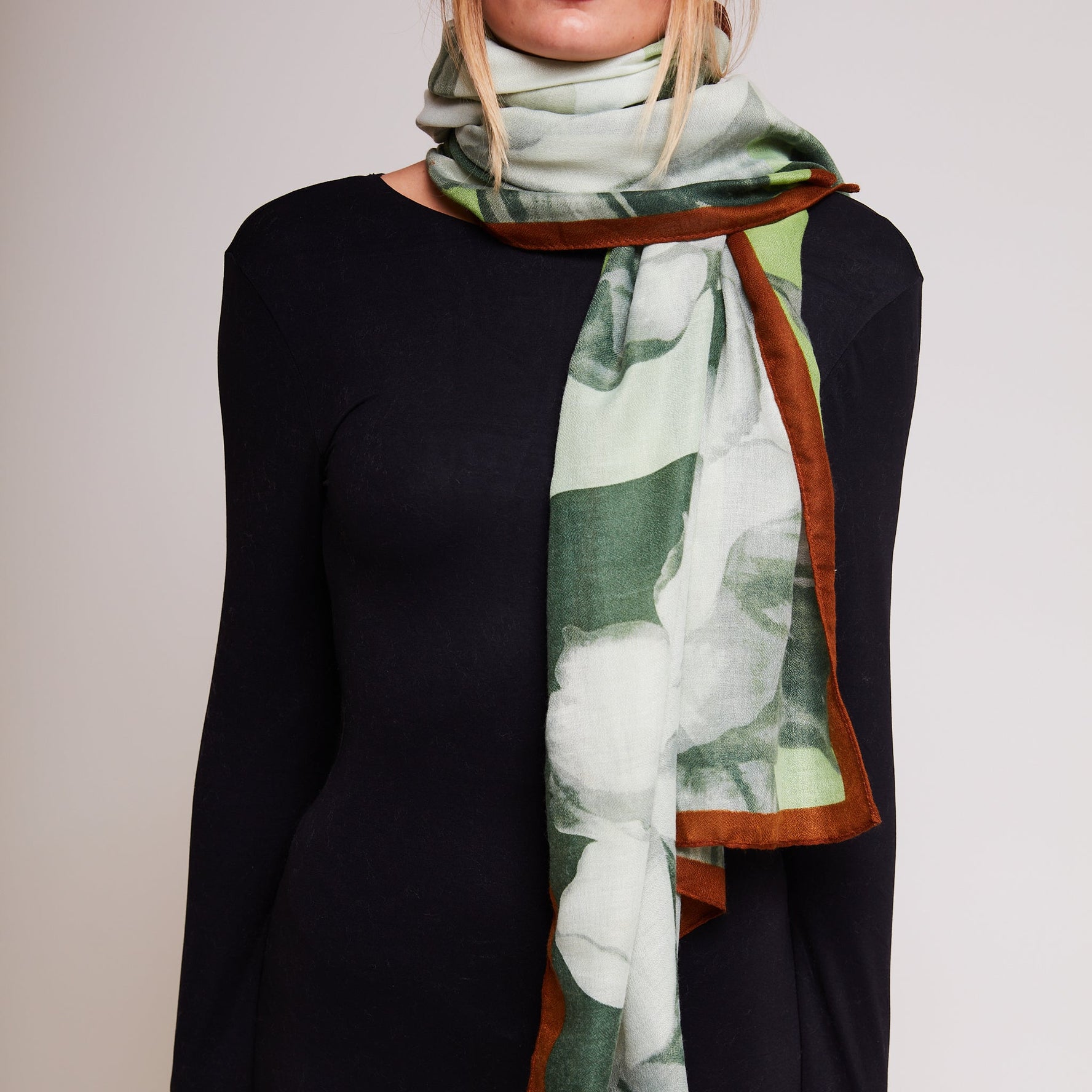 LIGHT GREEN JENNY SCARF WITH SHADED PRINT