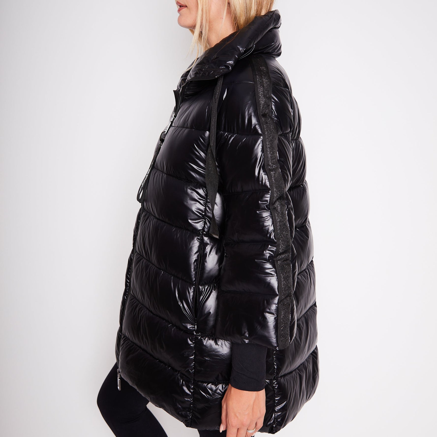 BLACK MEDIUM DOWN JACKET