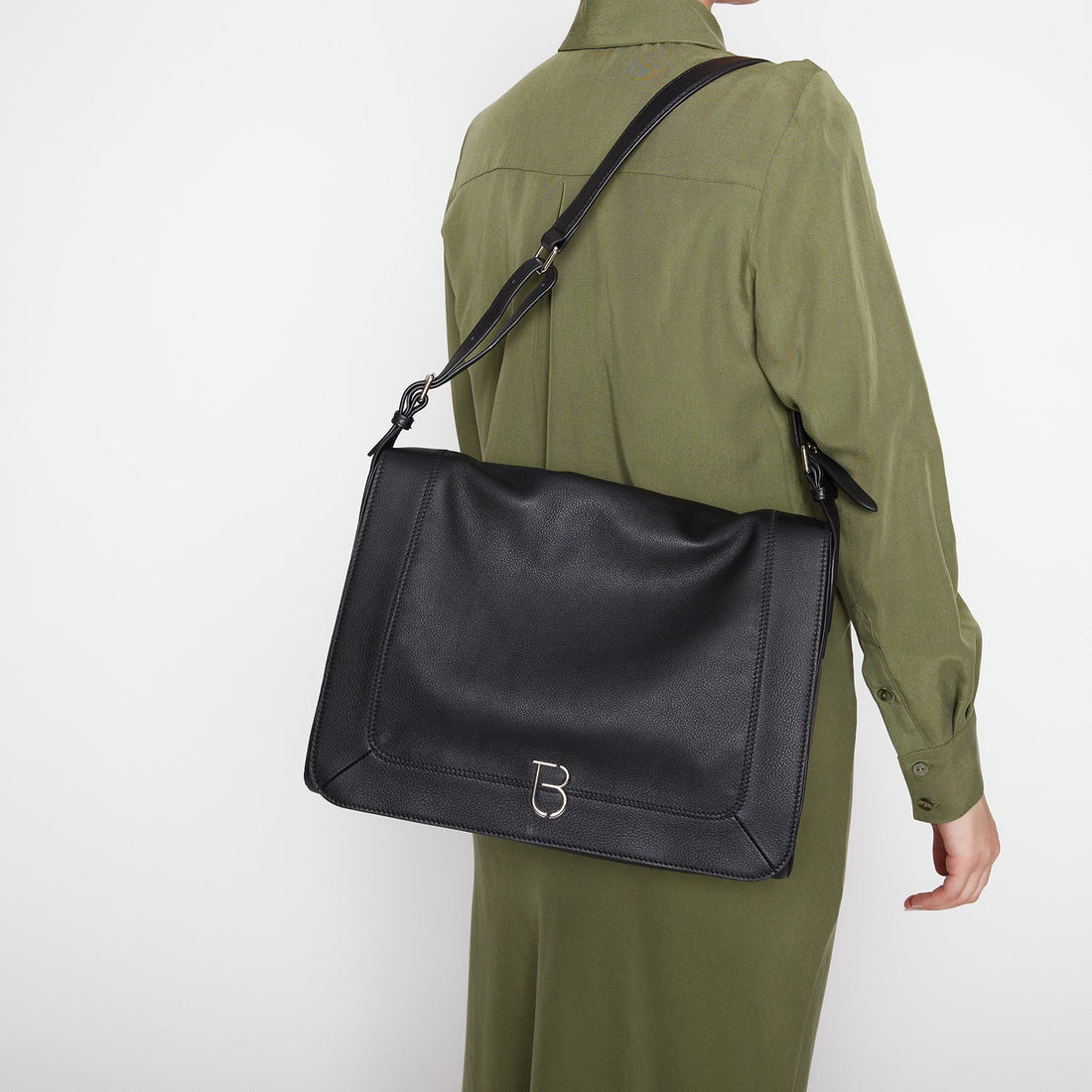 BLACK MAXI DENVER BAG WITH FLAP